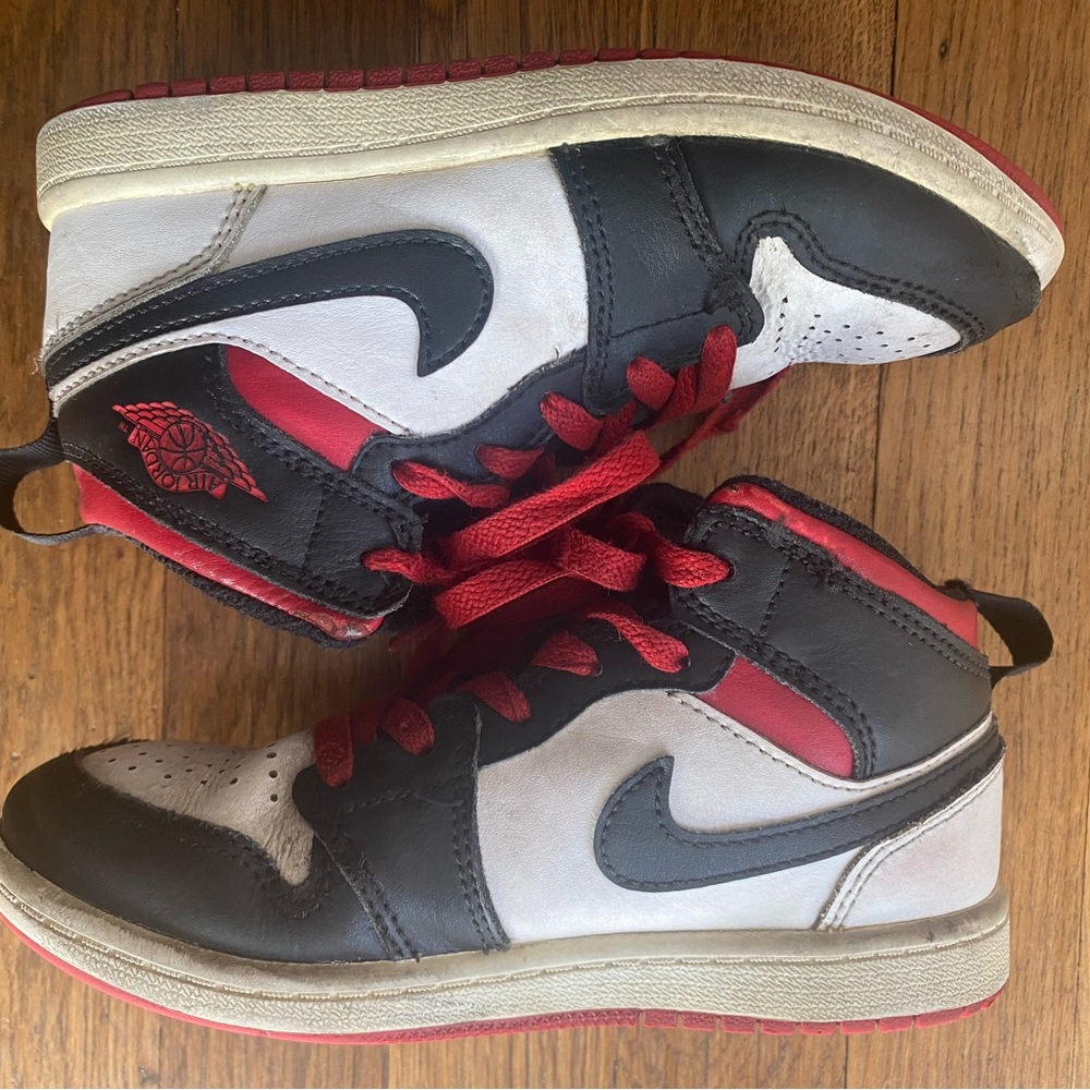Kids Nike Jordan 1 Mids Black and Red Sneakers
